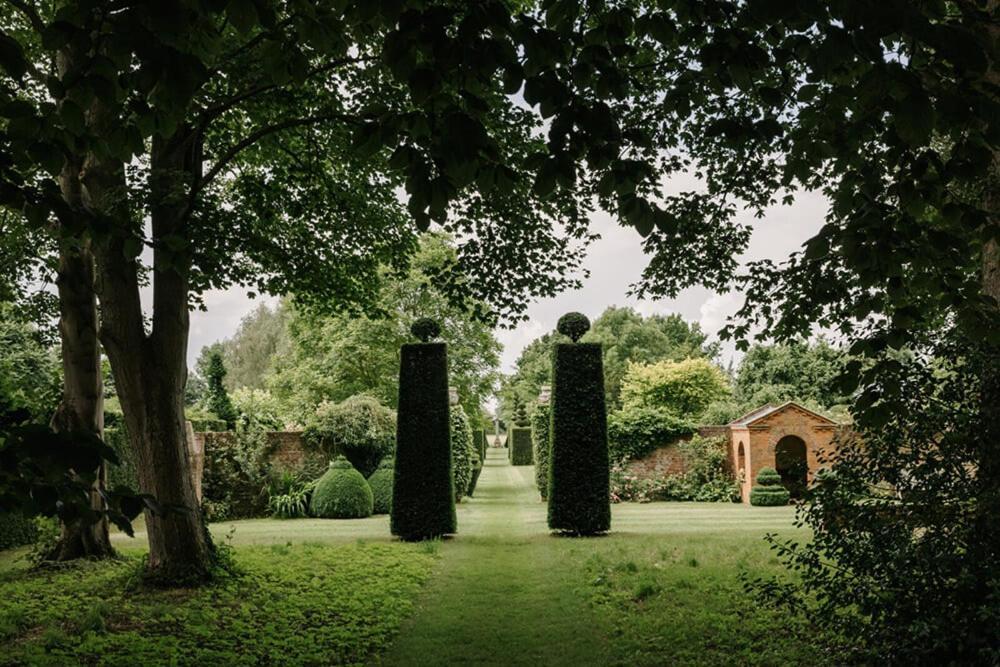 Cressy Hall - Historic Grade II Listed Manor, Gorgeous Topiary Garden Gosberton Extérieur photo