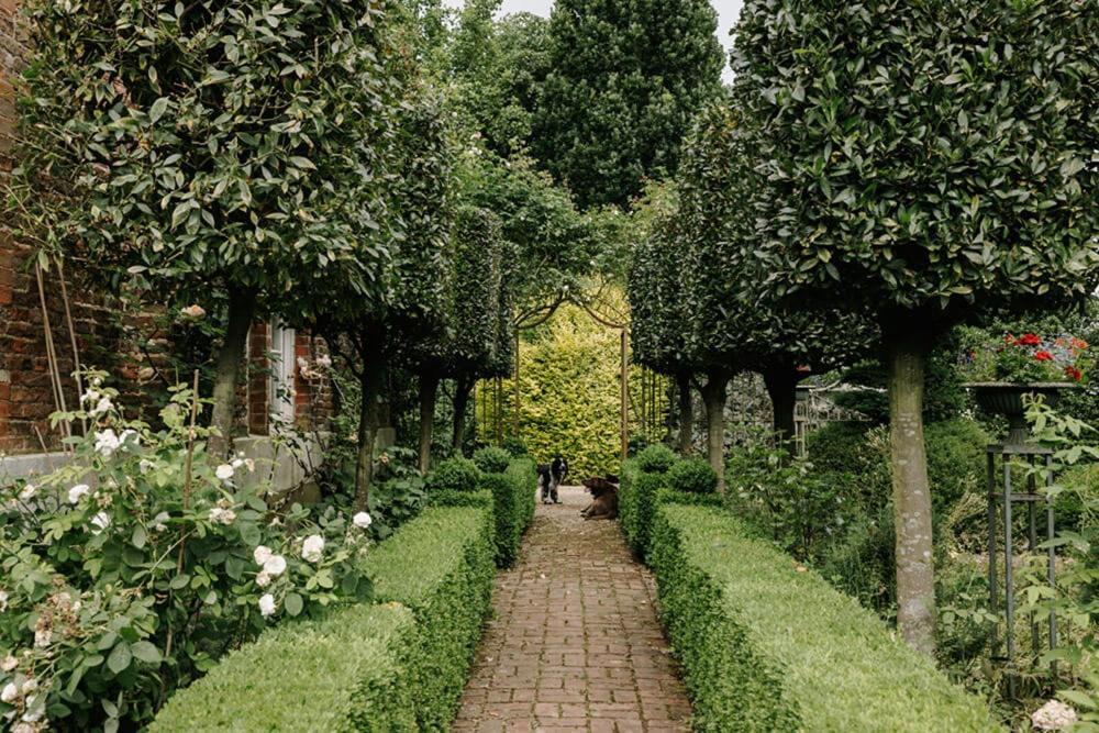 Cressy Hall - Historic Grade II Listed Manor, Gorgeous Topiary Garden Gosberton Extérieur photo